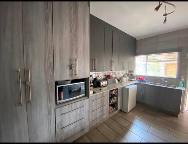 4 BEDROOM HOUSE FOR SALE IN GROENKOL